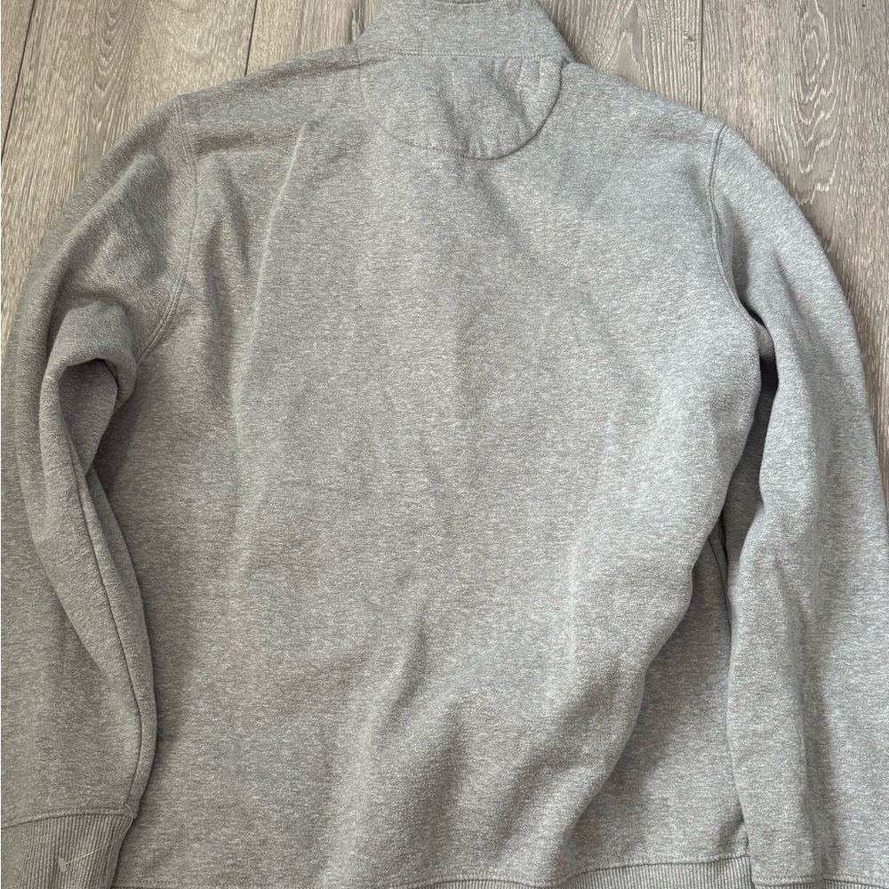 Izod Men's Gray Golf Zip-Up Sweater - Picture 2 of 3